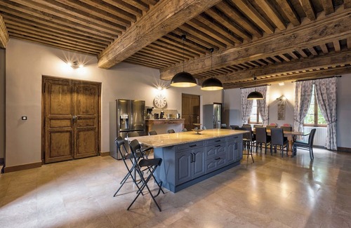 Cuisery Casa | Chateau rental in Burgundy with 10 bedrooms in France