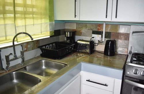 Corinthe Apartamento | Cherie Daze Villa- Charming 1-bedroom apartment.