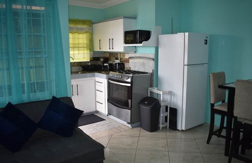 Corinthe Apartamento | Cherie Daze Villa- Charming 1-bedroom apartment.