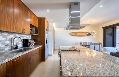 Libertad Apartamento | New 3 BD Condo with Pool & Gym