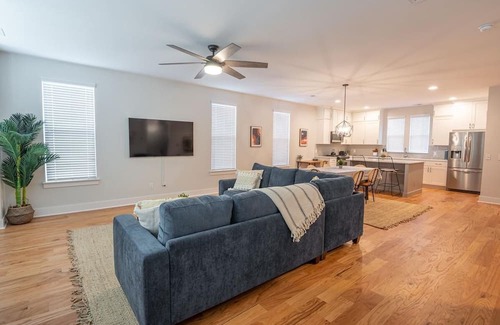 North Charleston Casa | The Newman Premier: Luxury 4br Park Circle Home