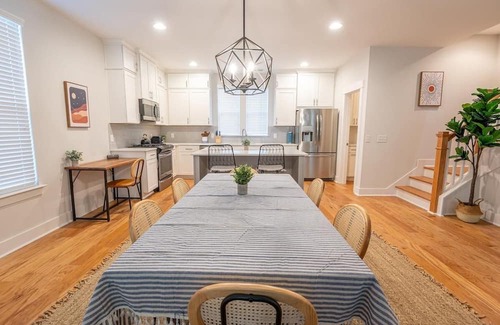 North Charleston Casa | The Newman Premier: Luxury 4br Park Circle Home