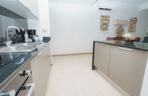 Tumba Vieja Apartamento | Luxury 2BR Cityview apt, parking and balcony