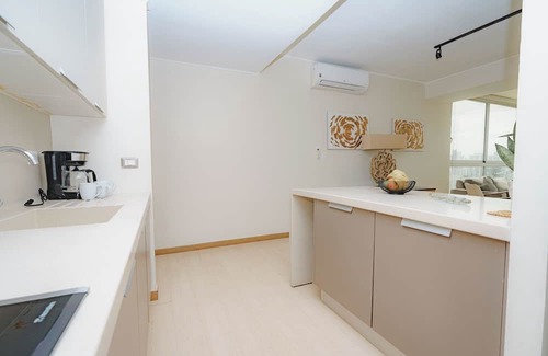 Tumba Vieja Apartamento | Luxury 2BR Cityview apt, parking and balcony