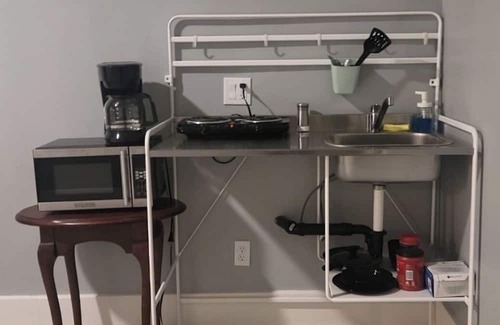 Mojave Apartamento | Beautiful Mother in Law Unit suit w/ Parking & Wifi