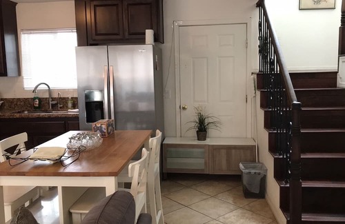 Alhambra Casa | Charming 2 bedroom house in quaint Alhambra with AC, WiFi