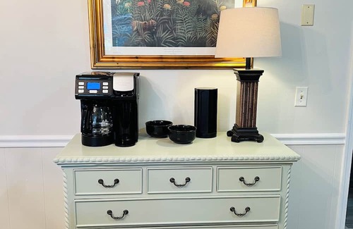 Buies Creek Casa | The Oasis. Cozy 3-bed house 1 mile to Campbell University. WiFi