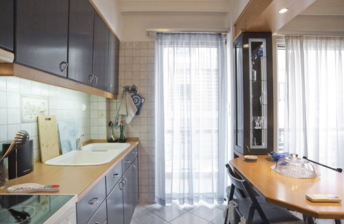 Dafni Apartamento | Blue Nest Elegant Reno Fully Equipt Apt near Metro