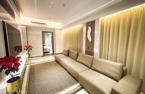 Tambo Apartamento | Luxurious 4-bedroom with Sunset & Pool View across Okada Manila Bay near Airport