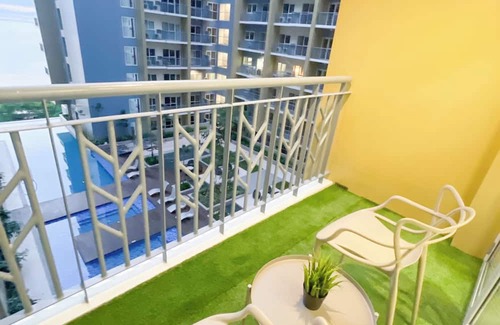Tambo Apartamento | Luxurious 4-bedroom with Sunset & Pool View across Okada Manila Bay near Airport