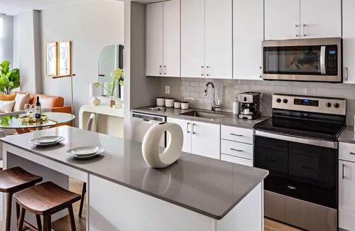 Little Italy Apartamento | National at Harbor East