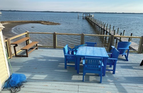 Panacea Casa | Cutest 2-bedroom house on the Bay with access to the gulf across the street