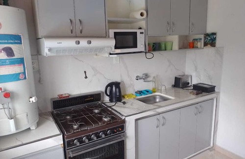 Neuquén Apartamento | Your perfect stay here, with grill, private garage and wifi, centrally located.