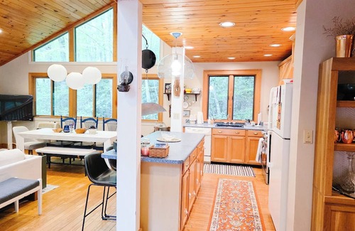 Franklin Chalet De Esquí | Native Gem Mountain Chalet with Views Near Smoky Mountains, Trails & Waterfalls