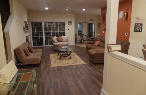 Waterford Plantation Casa | 5-bed home in Myrtle Beach has AC, WiFi, pool table, garage, HOA large amenities