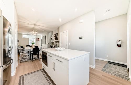 Southeast Calgary Casa | Beautiful New Home in Southeast Calgary