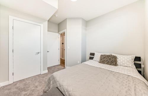 Southeast Calgary Casa | Beautiful New Home in Southeast Calgary