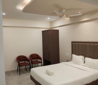 Bajarwadi Hotel | Hotel RRR