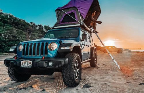 Anahola Otro | Island Getaway Camper Cozy Rooftop Tent