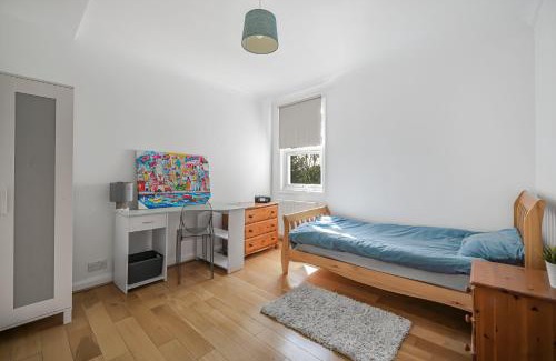 Thornton Heath Casa | Spacious 4 bed, 3 bath house - Free parking