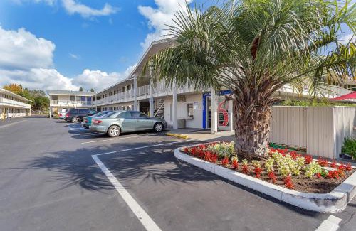 Santa Rosa Hotel | Santa Rosa - South