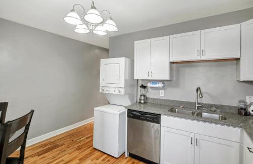 Southwest Garden Casa | Historic First Floor Tower Grove Unit with 4 queen beds STL 1W