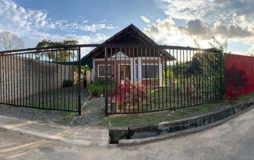 La Banda de Shilcayo Casa | Hospedaje La Esmeralda de San borja