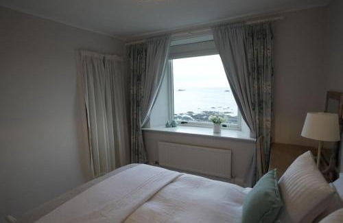 Eyemouth Casa | Beach front retreat with stunning views!