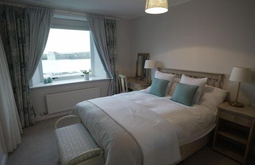 Eyemouth Casa | Beach front retreat with stunning views!