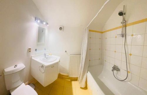 Sint-Pieters-Woluwe Chalet De Esquí | Charming flat in a peaceful green setting