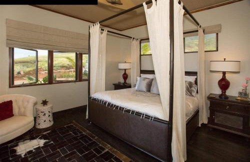 Lahaina Casa | Ultimate Family Escape: Private Residence with Infinity Pool Jacuzzi WiFi Outdoor Shower Gourmet Kitchen