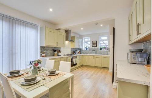 Little Hulton Casa | Modern and stylish 2 beds house