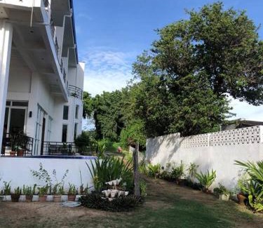 Lian Apartamento | Clipper View Beachfront Calatagan cel