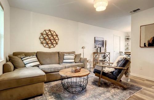 Orange City Casa | Boho Cottage By Blue Springs- 3 Bedrooms- 6 Guest