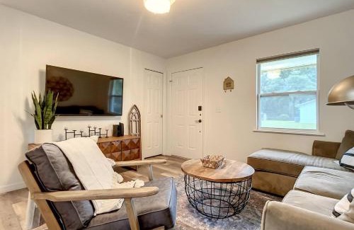 Orange City Casa | Boho Cottage By Blue Springs- 3 Bedrooms- 6 Guest