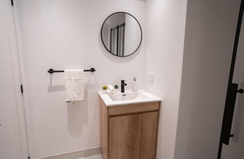 Sainte-Marie Apartamento | Lovely 2 Bed steps from Downtown and 2min to METRO
