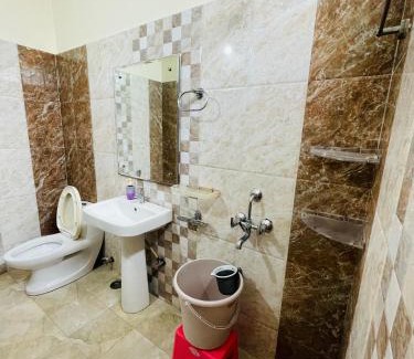 Kondapur Apartamento | Spacious 3BHK flat Near AMB Mall