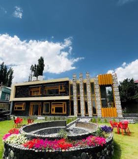 Skardu Hotel | Kesar Palace Hotel and restaurant
