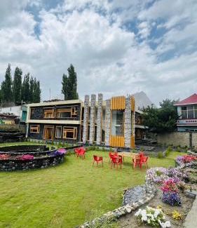 Skardu Hotel | Kesar Palace Hotel and restaurant