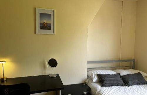 Hoxton West Casa | Adorable Bedroom in London