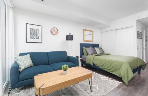 Garden District Apartamento | Spacious Studio with Balcony and City Views