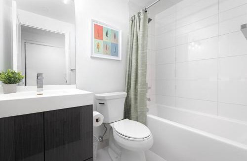 Garden District Apartamento | Spacious Studio with Balcony and City Views