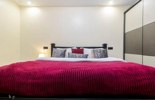 Thompson Estate Apartamento | Cozy Urban Oasis