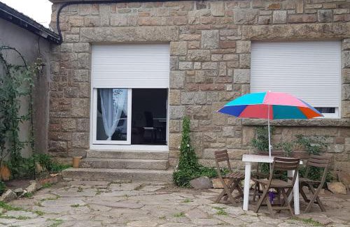 Hennebont Apartamento | Appartement T2 indépendant à 20 min des plages