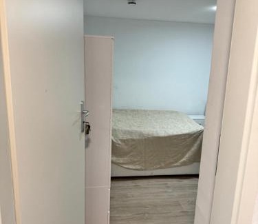Villingen-Schwenningen Casa | Möbliertes Zimmer