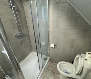 Brent Casa | 149 budget guesthouse