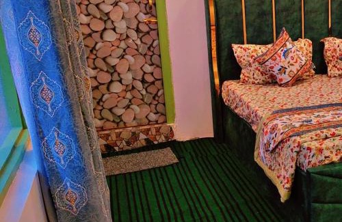 Dal Lake Casa | Gani Villa