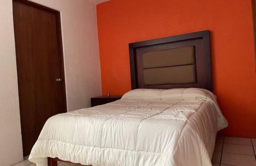 Ciudad Guzmán Villa | Casita Luna, Acogedora Casa con Ubicación Perfecta