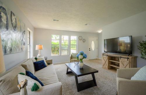 Riverside Terrace Casa | Spacious Modern House near Downtown & Medical Center