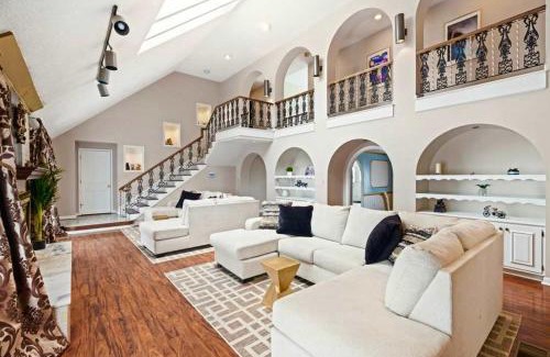 Andover Casa | Gated Mansion - Basketball Court Movie Theater Views